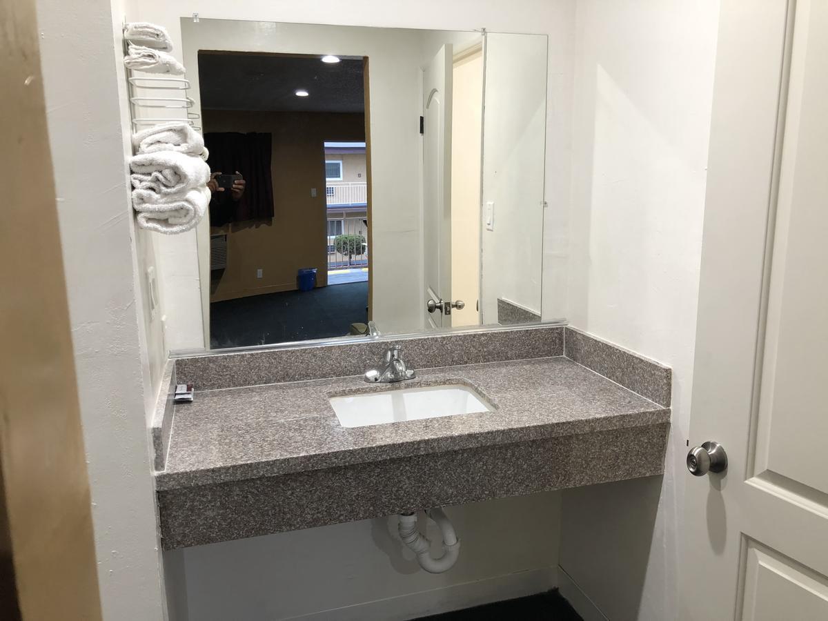 West Athens Los Angeles Inn & Suites - Lax מראה חיצוני תמונה